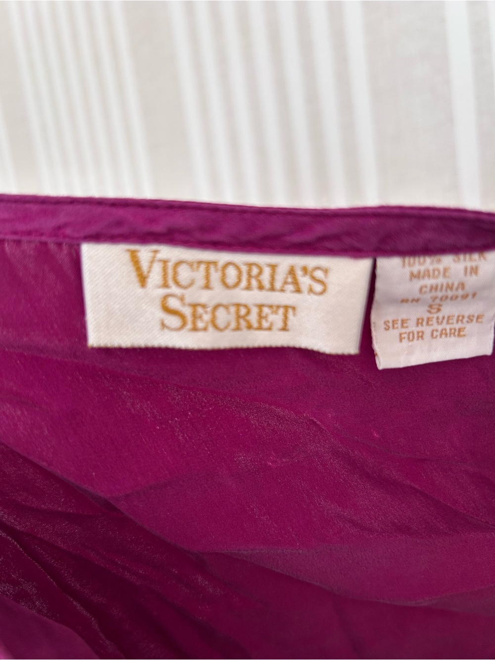 Vtg Victoria’s Secret Gold Label 100% Silk Night Dress Deep Berry Size Small - Picture 3 of 4